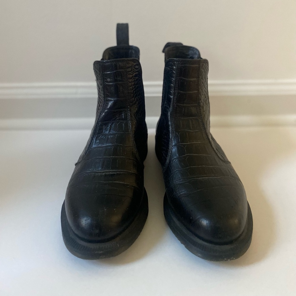 Dr. Martens Flora Chelsea Snake embossed Ankle Boots sz 8